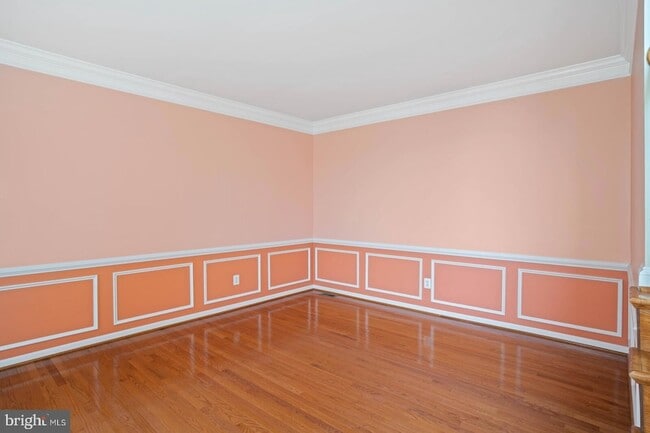 Building Photo - 43513 Lucketts Bridge Cir