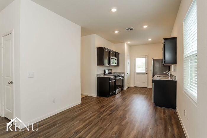 Building Photo - 5042 Firefly Hls