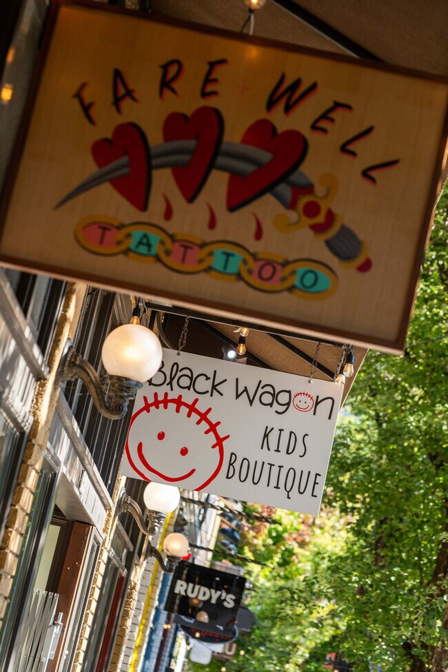 Building Photo - 1235 N Prescott St