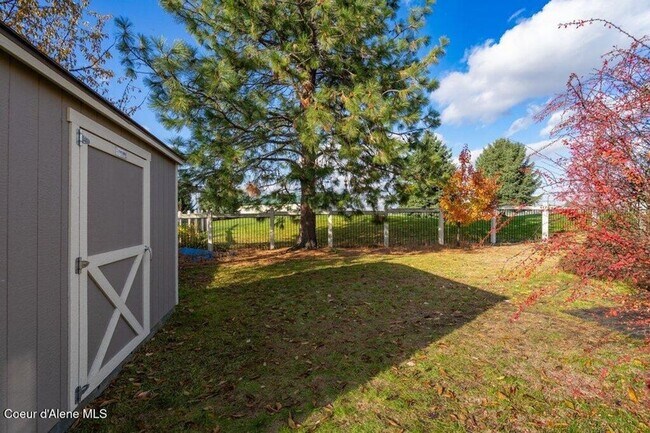 Building Photo - Coeur d' Alene Place!