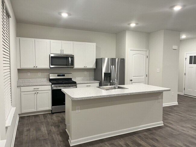 Building Photo - Camden Townhouse