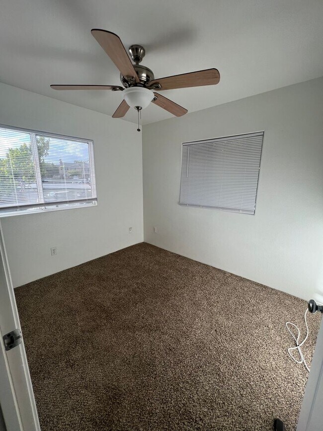 Building Photo - Beautiful 2 bed/2 bath Condo at Viewpointe...