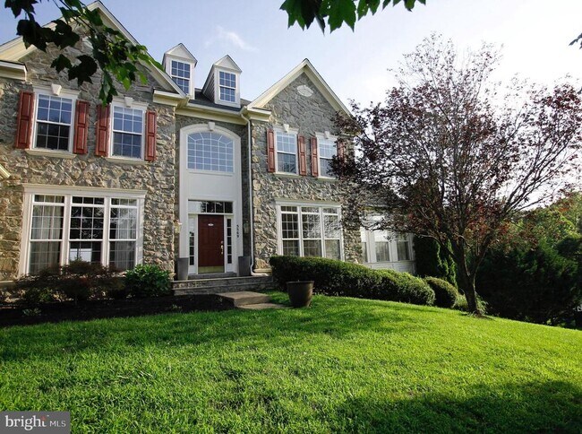 Building Photo - 5569 Jamisons Farm Dr