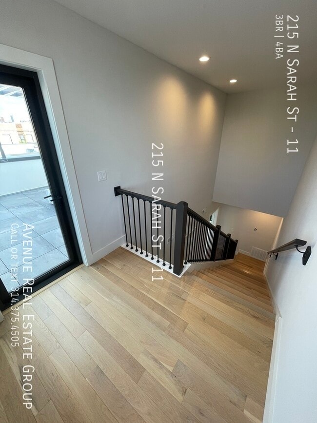 Building Photo - 215 N Sarah St