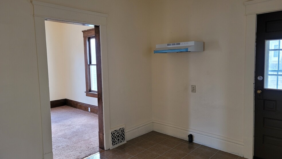 Building Photo - 333 S McKinley Ave