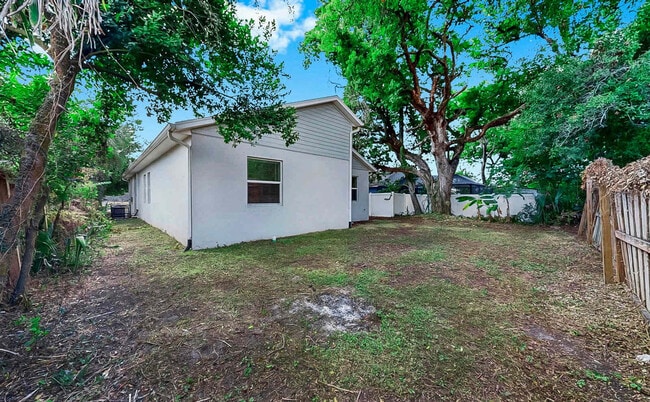 Building Photo - 3114 E 21st Ave