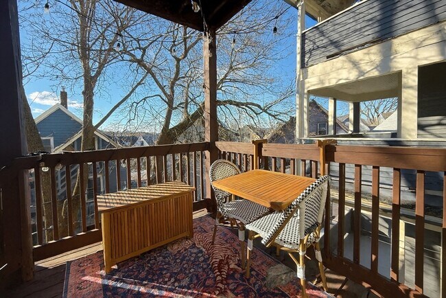 Building Photo - 456 Medford St