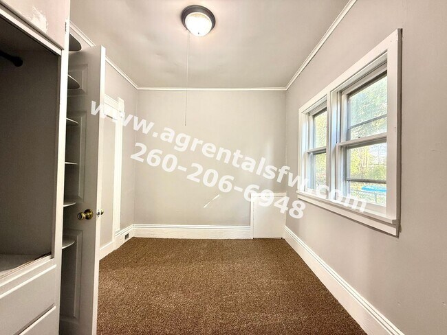 Building Photo - 4 Bedroom House - $300 Off First Months Rent