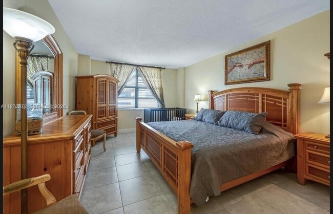 Building Photo - 3725 S Ocean Dr