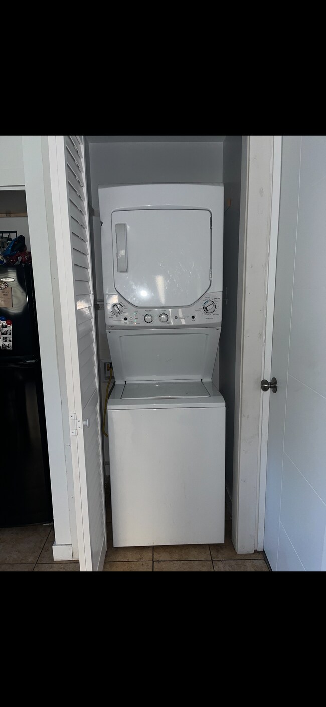 Building Photo - 19809 Blythe St