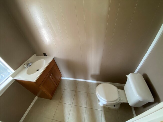 Building Photo - 205 Rd 3401