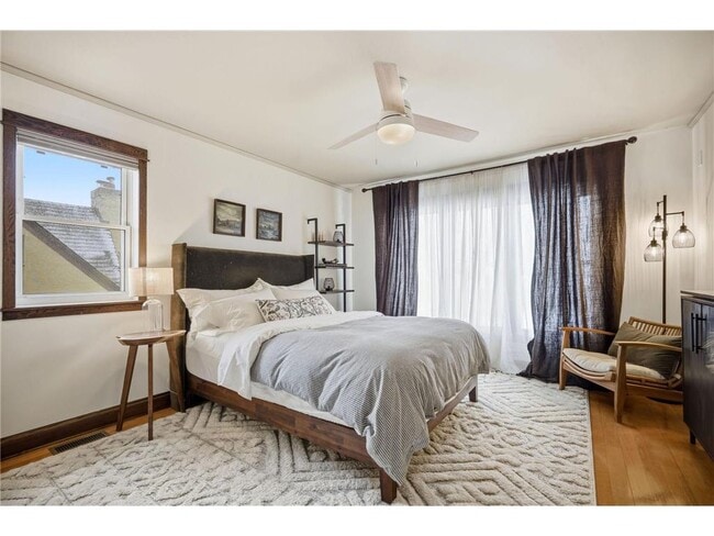 Building Photo - 241 Russell Ave S