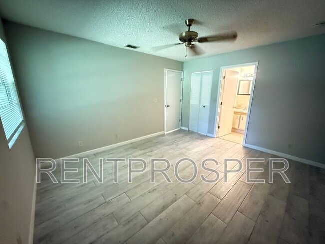 Building Photo - 4713 Meade Ln