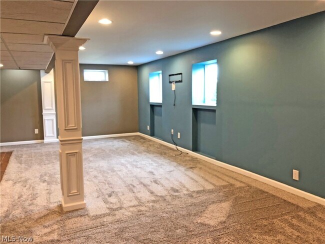 Building Photo - 3696 Kenway Blvd