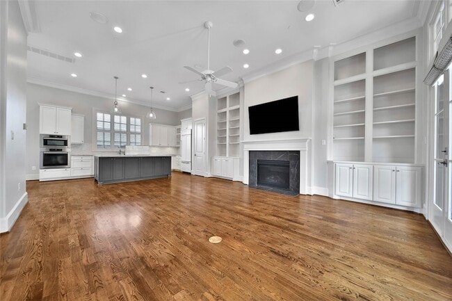 Building Photo - 3002 Mid Ln