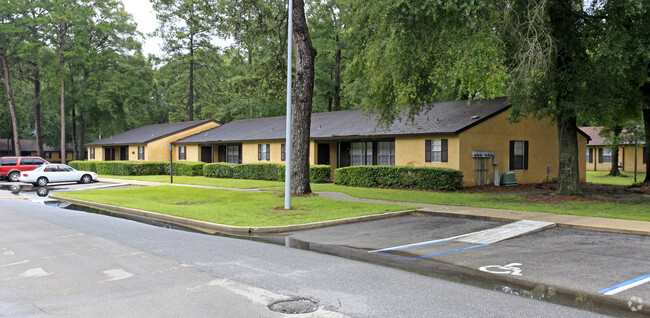 Primary Photo - Palmetto Apartments