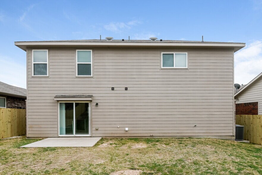 Building Photo - 3140 Middleview Rd