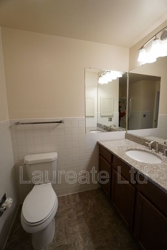 Building Photo - 13852 E Linvale Pl