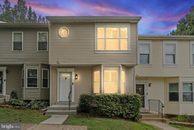 Building Photo - 13 Aviary St