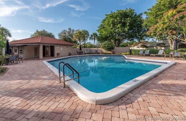 Building Photo - 6876 Palmar Ct