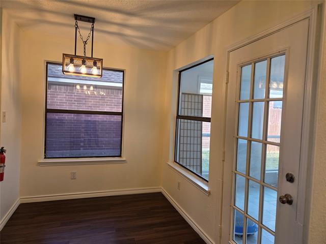 Building Photo - 452 Leisure Ln