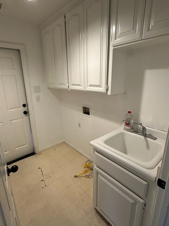 Building Photo - 2322 E Murray Ct