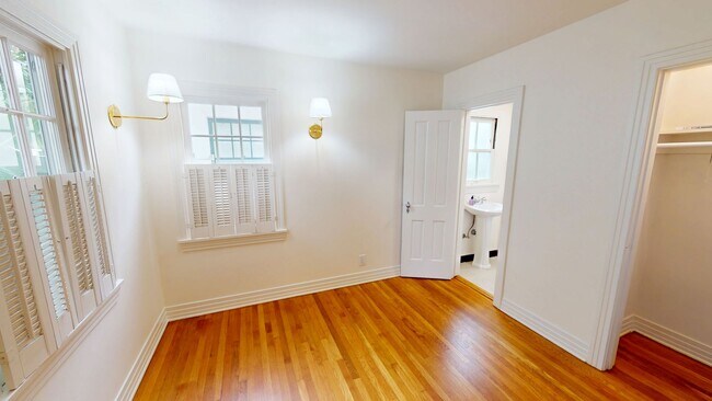 Building Photo - Charming Cape Cod Home | Hardwood Flooring