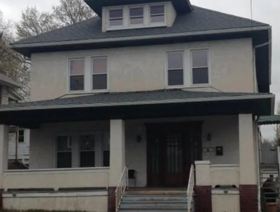 Building Photo - 512 Miles Ave