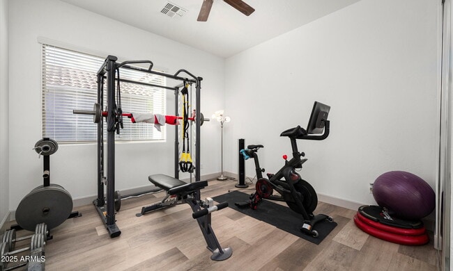 Building Photo - 1705 W Parnell Dr