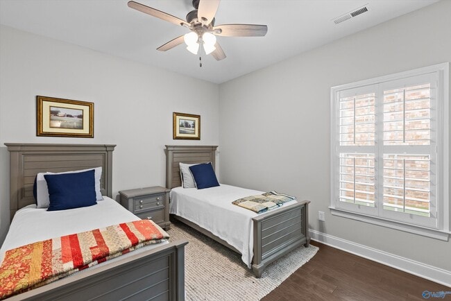 Building Photo - 112 Summer Walk Ln