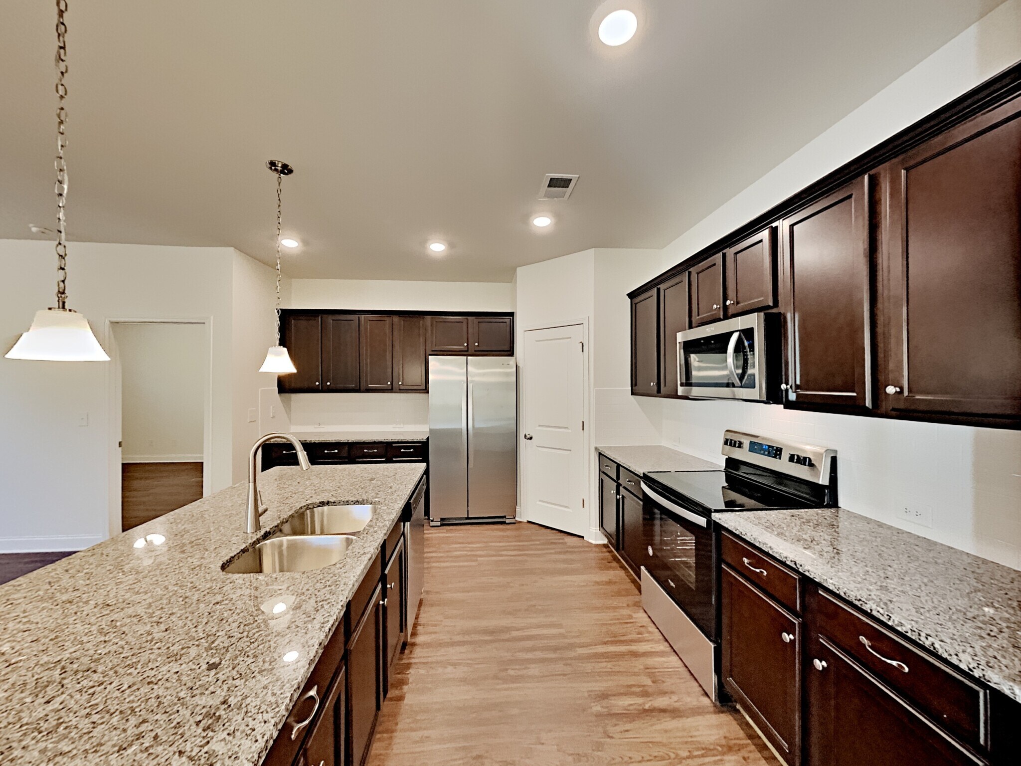Building Photo - 258 Lake Vista Dr