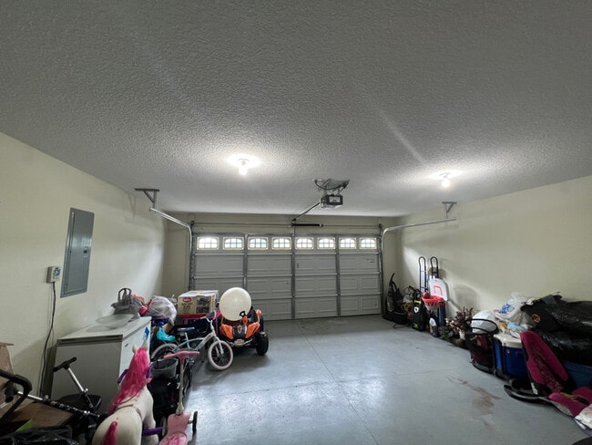 Building Photo - 616 Piedmont Ave