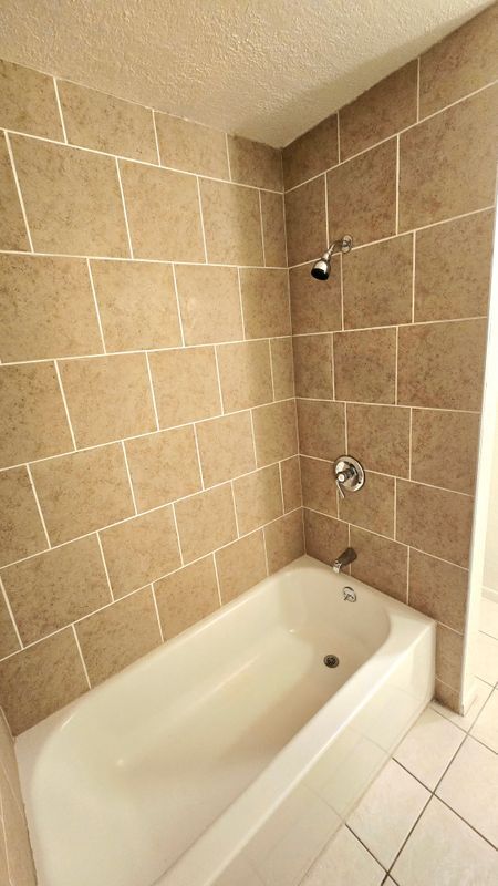 Building Photo - 1210 W Stoneridge Ct