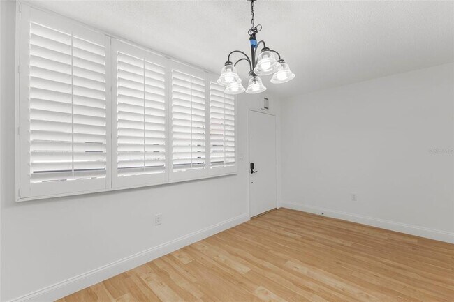 Building Photo - 1001 Pearce Dr