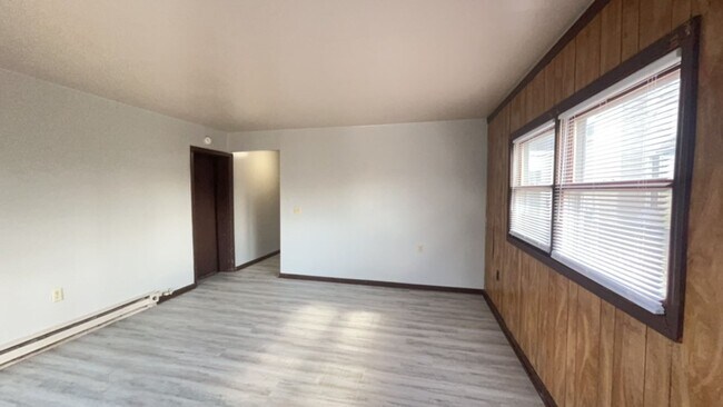 Building Photo - 1611 S Madison St