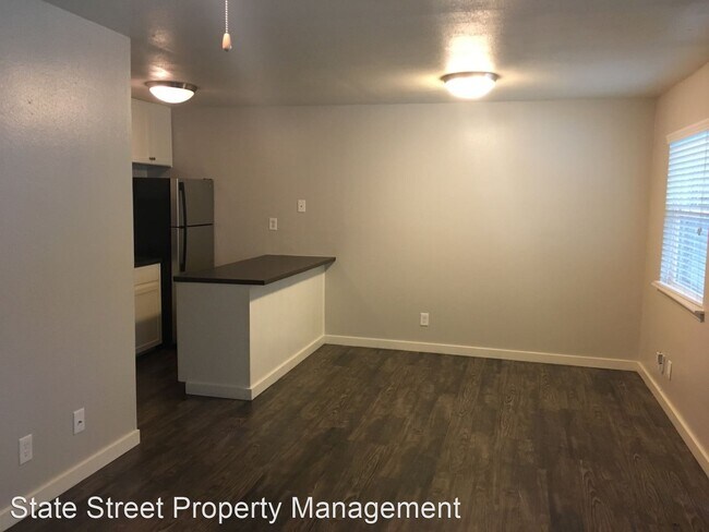 Building Photo - 1131 Hollow Creek Dr