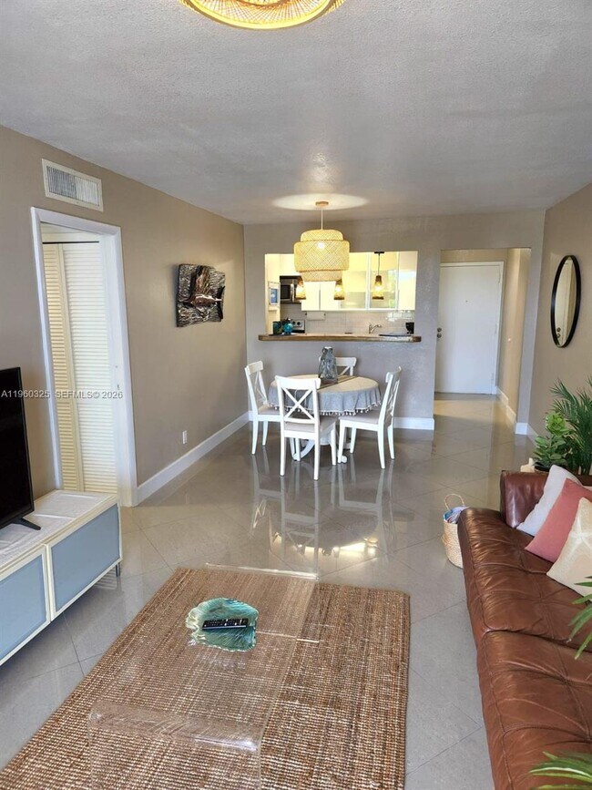 Building Photo - 88500 Overseas Hwy