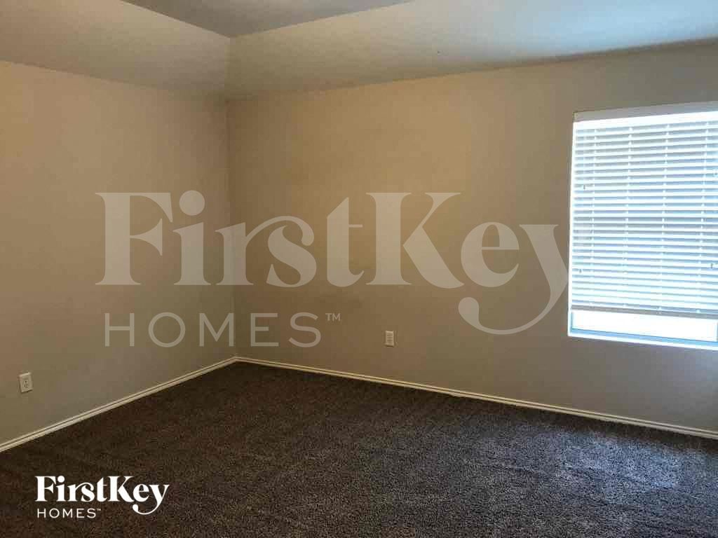 Building Photo - 1017 Nighthawk Rd