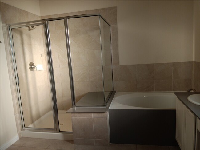 Building Photo - 24722 Lake Basin Ct