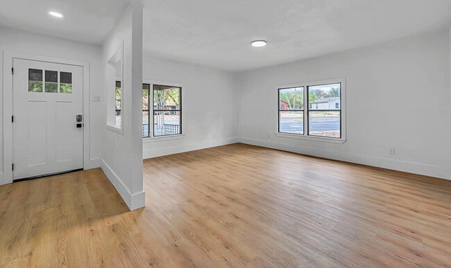 Building Photo - Well-maintained 2BD 1BA Home in Waco