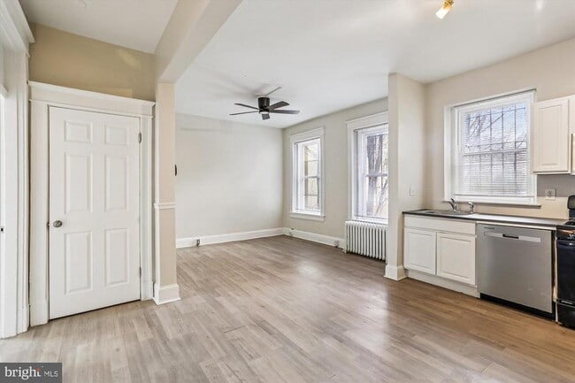 Building Photo - 150 Seaton Pl NW