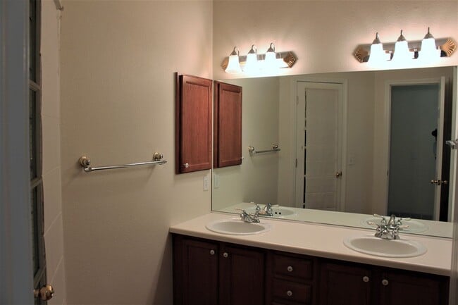 Building Photo - 6990 Los Reyes Cir