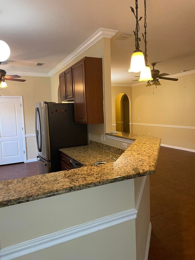 Building Photo - 5079 NW Fiddle Leaf Ct