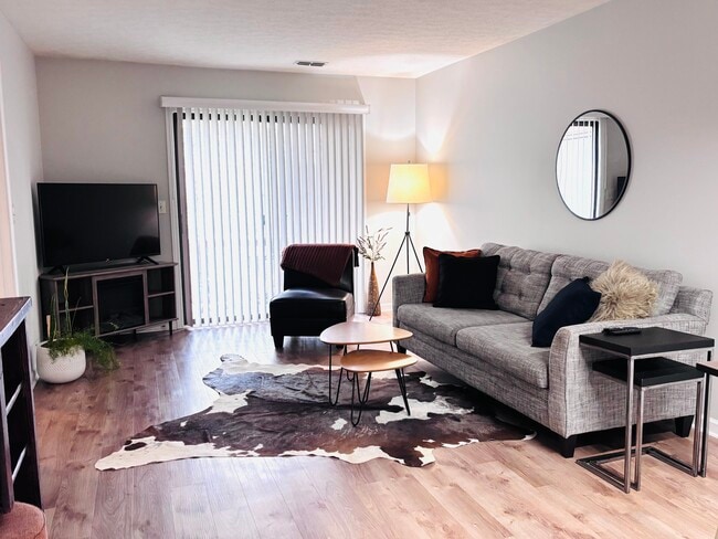 Building Photo - 551 Courtwood Ln