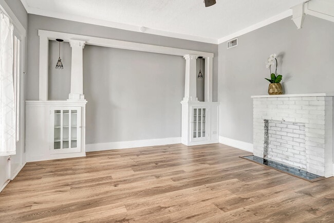 Building Photo - 515 46th St