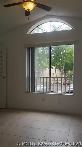 Building Photo - 1095 Coral Club Dr