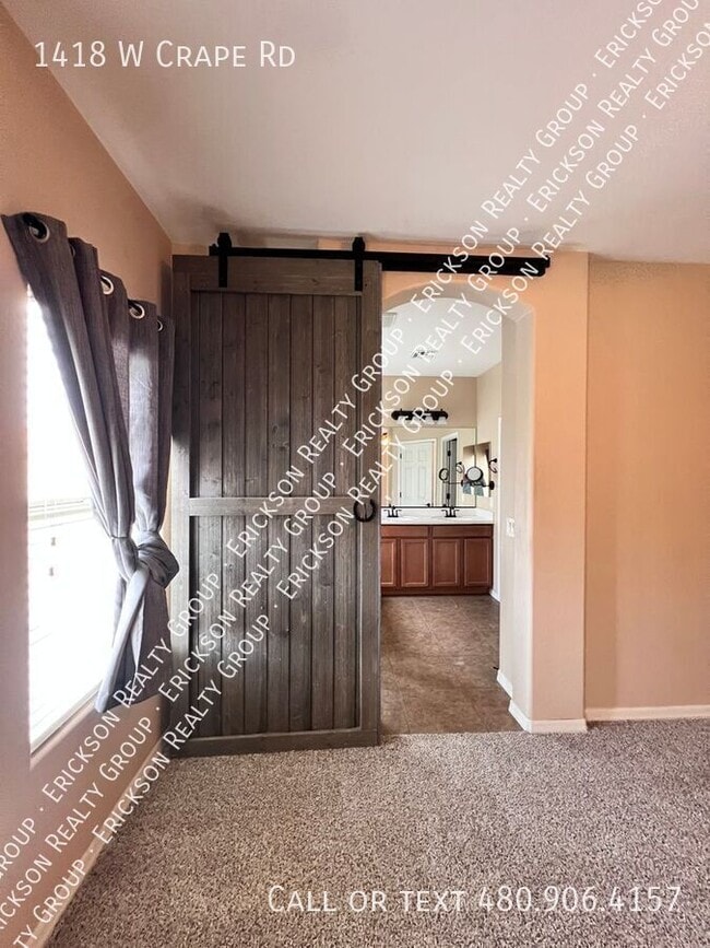 Building Photo - 1418 W Crape Rd