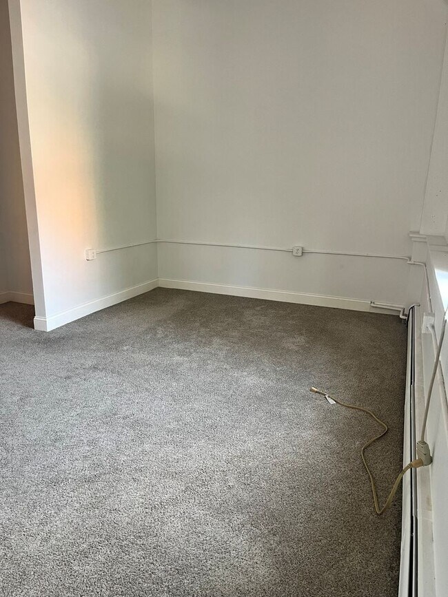 Building Photo - Leasing Agent