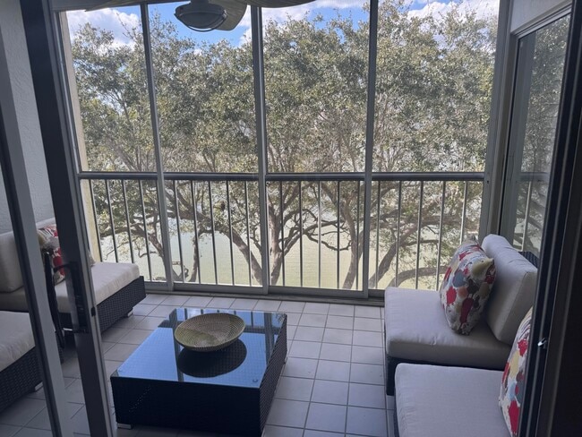 Building Photo - 14111 Royal Vista Dr