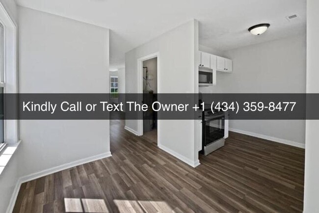 Building Photo - Single Family Townhouse
